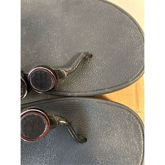 Fitflop size 8 black shoes sandals 3 circle design - Picture 2 of 5